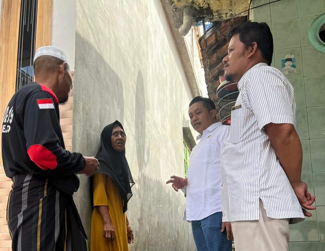 Kang Arief Blusukan di Gang Sempit Beri Solusi Sengketa Tanah Warga 